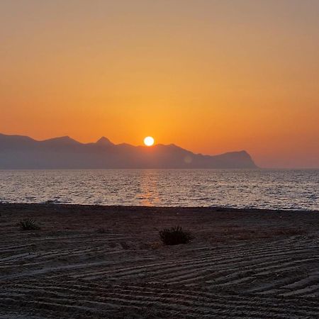 Doride Appartamento Sulla Spiaggia Balestrate Bagian luar foto