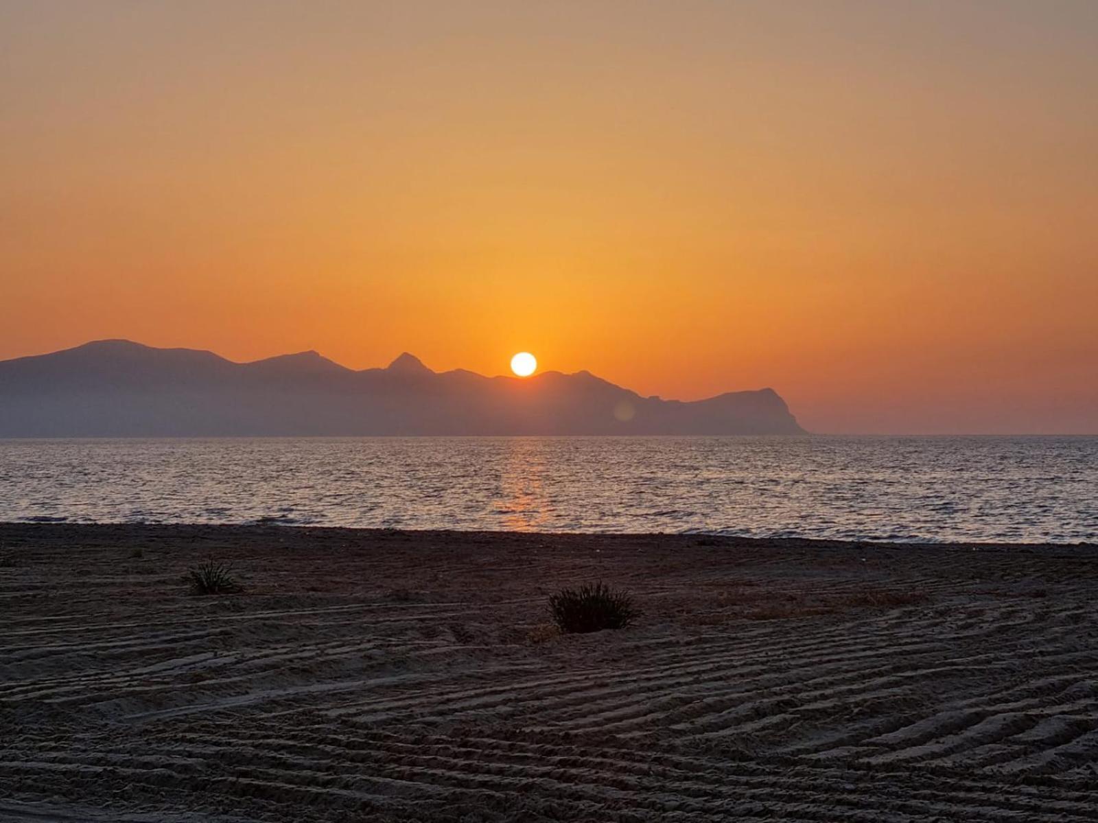 Doride Appartamento Sulla Spiaggia Balestrate Bagian luar foto