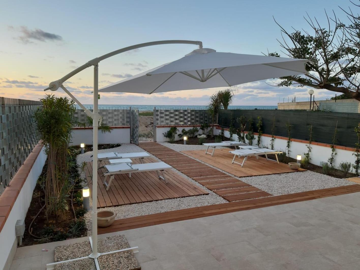 Doride Appartamento Sulla Spiaggia Balestrate Bagian luar foto